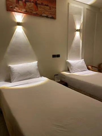 House Szálloda 3*