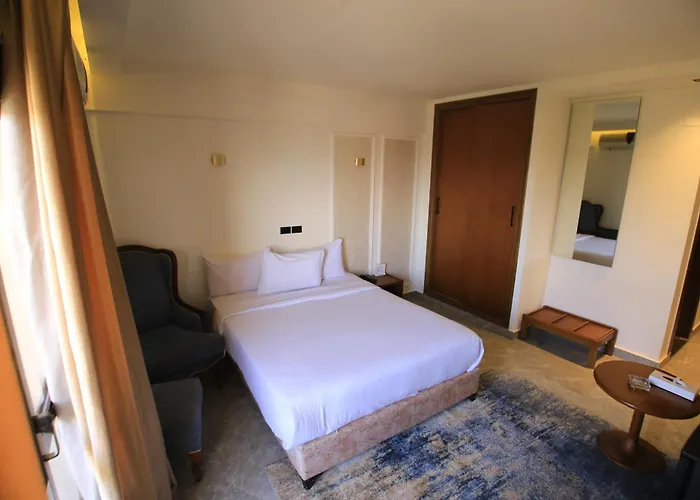 House Szálloda 3*