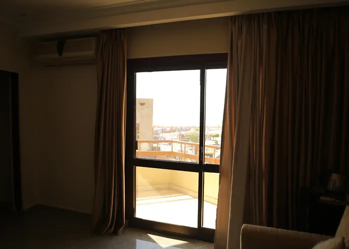 House Szálloda 3*