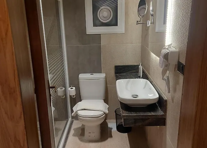 House Szálloda 3*